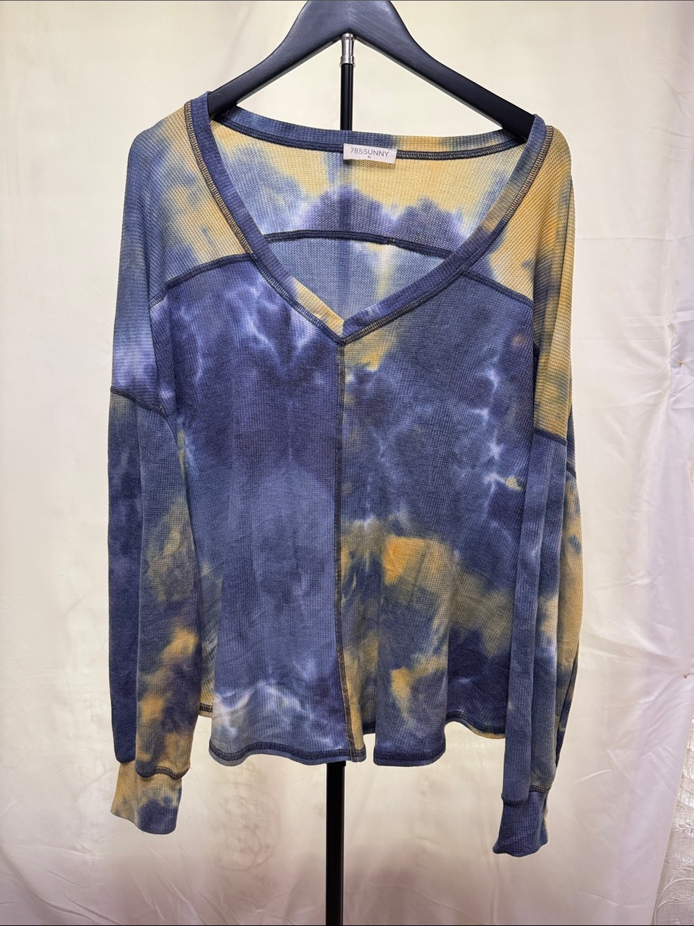 Women's 78SUNNY Blue & Yellow Tie-Dye V-Neck Thermal Top